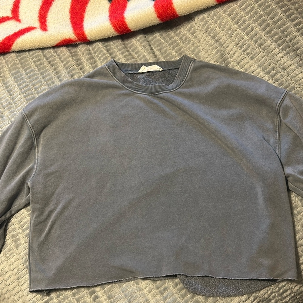 Blue cropped crewneck